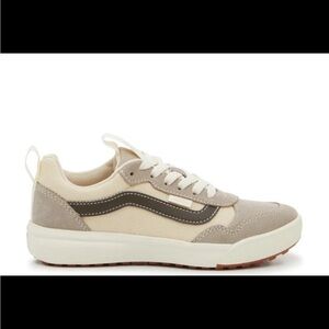 Woman's Athleisure Vans Range EXP Low Size 6.5